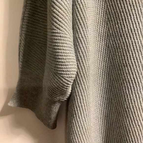 🌟Host PickPlus Size Peyton Primrose 1X Soft Grey Sparkly Textured Pullover - Picture 3 of 10